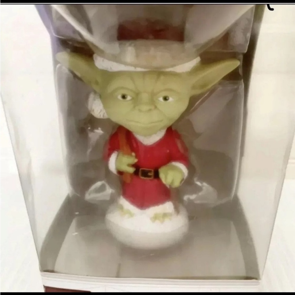 Collectible Holiday Yoda Bubble Head Funko Pop. - Picture 4 of 6